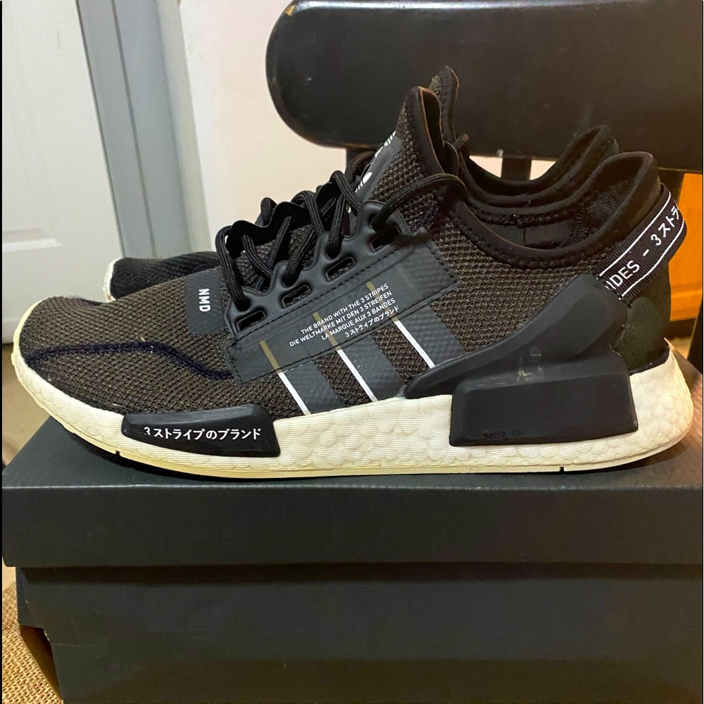 ADIDAS NMD R1 V2